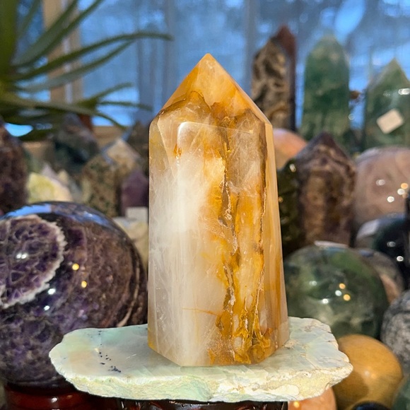 🔥SALE🔥 Golden Healer Crystal Tower! - Picture 1 of 13